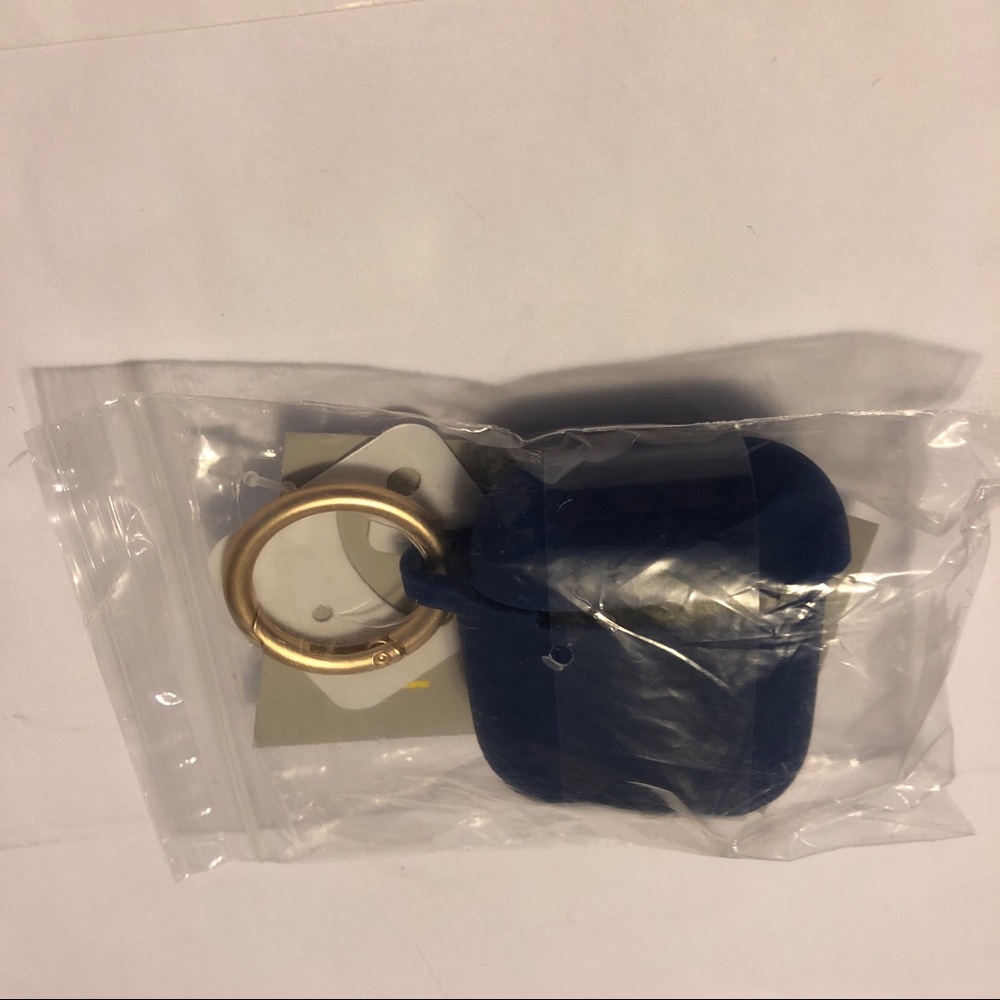 NWT - heyday Apple AirPods gen 1/2 Silicone Case with Clip
